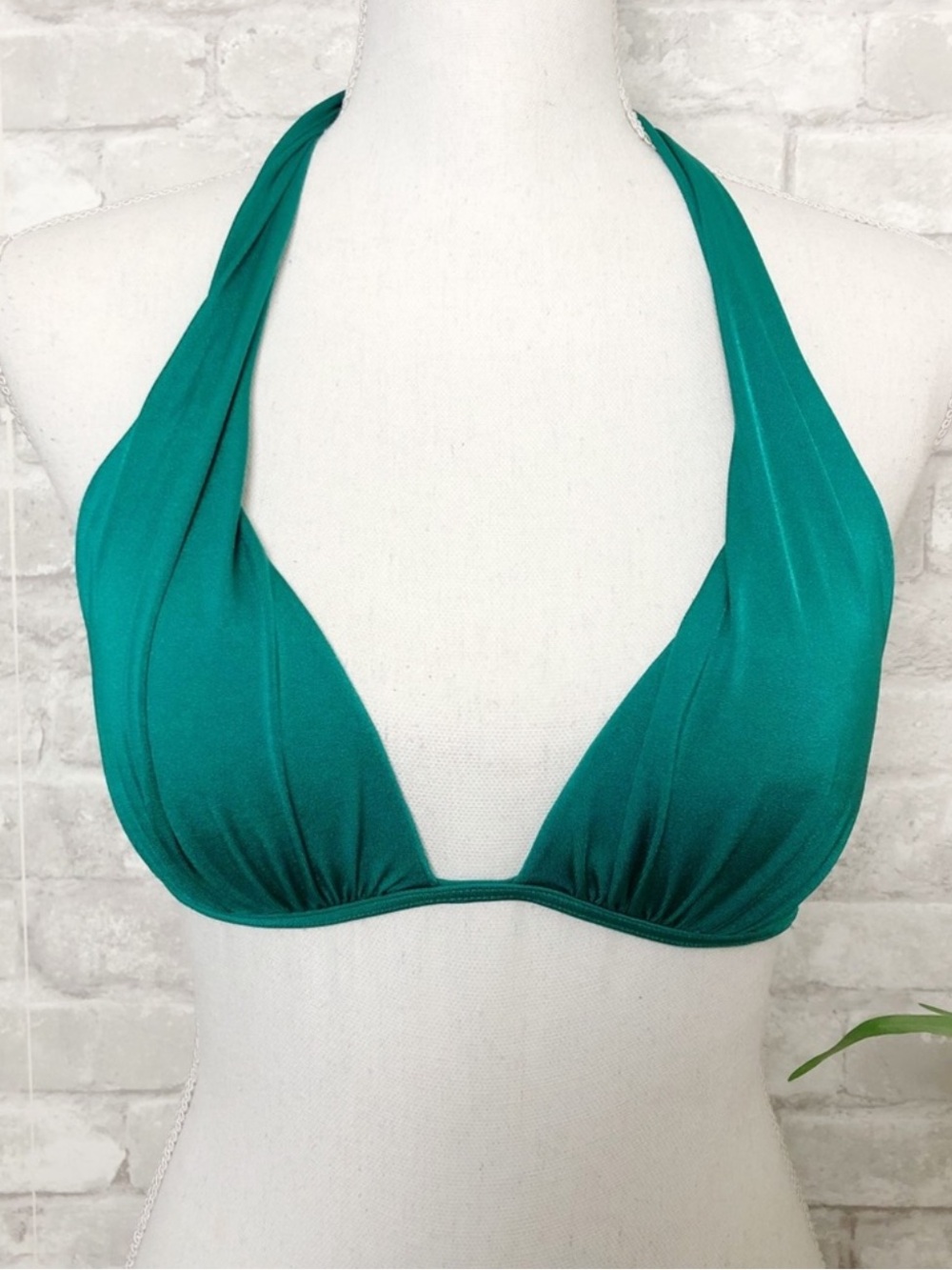 Victoria’s Secret Emerald Green Halter Triangle Bikini Top Size Small